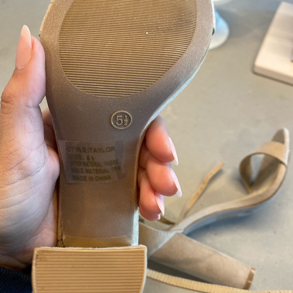 Cream open toe pumps - Picture 4 of 5